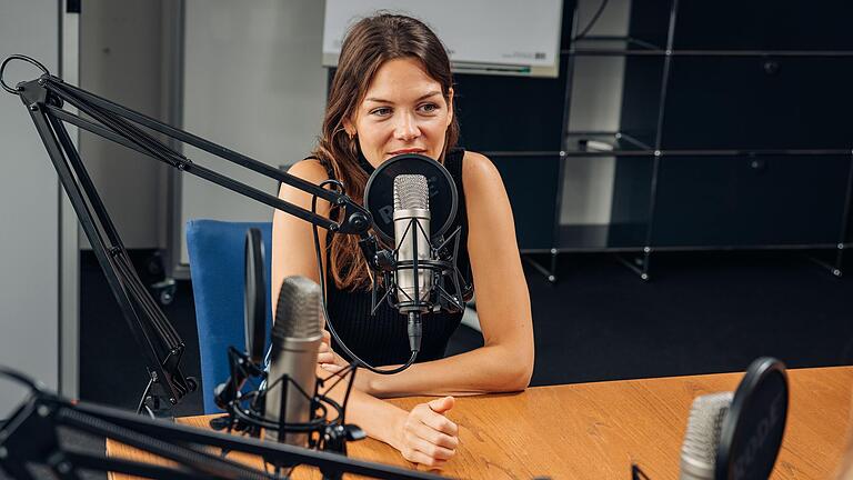 Silke Albrecht ist Digitalmanagerin bei der Main-Post und moderiert den Podcast 'Mordsgespräche'. Silke Albrecht ist Digitalmanagerin bei der Main-Post und moderiert den Podcast 'Mordsgespräche'.