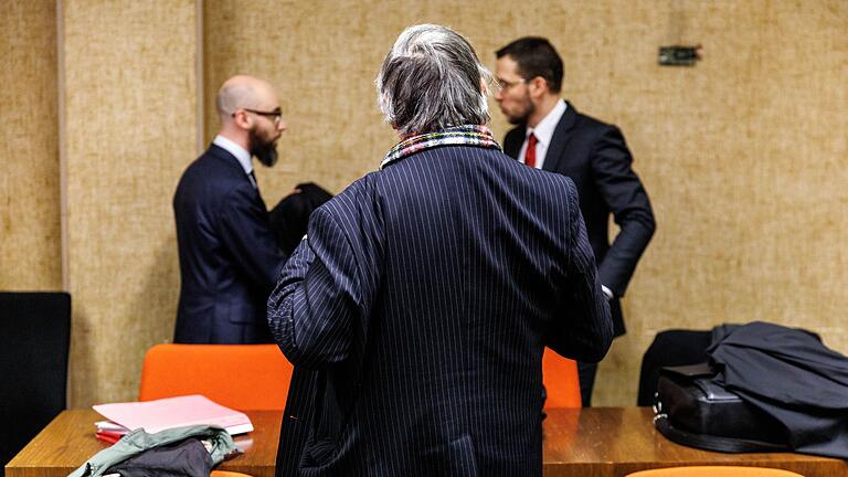 Prozess um mutmaßlich konstruierte Plagiatsvorwürfe       -  Der Angeklagte soll aus Rache großen Aufwand betrieben haben. (Archivbild)