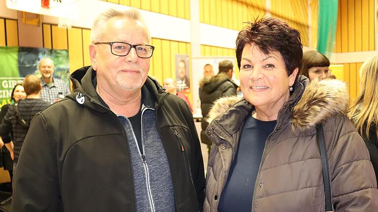Gunter und Ute Dotterweich sind sich in ihrer Wahl in Volkach 'noch nicht hundertprozentig sicher'. Gunter und Ute Dotterweich sind sich in ihrer Wahl in Volkach 'noch nicht hundertprozentig sicher'.
