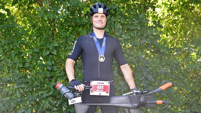 Michael Pörtner hat es geschafft. Er hat seinen ersten Triathlon in Thun in der Schweiz bewältigt.
