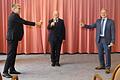 Die feierliche Verabschiedung von Robert Keppner und die Vorstellung von Wolfgang Hilleprandt fand im Festsaal des Parkwohnstifts Bad Kissingen  statt: (von links)  Robert Keppner, ehemaliger Direktor des Parkwohnstiftes, Martin Ulses, Geschäftsführer der Parkwohnstift gGmbH und des AWO Bezirksverbandes Unterfranken, und Wolfgang Hilleprandt, neuer Direktor der Seniorenresidenz Parkwohnstift.  Foto: Alexandra Seifert       -  Die feierliche Verabschiedung von Robert Keppner und die Vorstellung von Wolfgang Hilleprandt fand im Festsaal des Parkwohnstifts Bad Kissingen  statt: (von links)  Robert Keppner, ehemaliger Direktor des Parkwohnstiftes, Martin Ulses, Geschäftsführer der Parkwohnstift gGmbH und des AWO Bezirksverbandes Unterfranken, und Wolfgang Hilleprandt, neuer Direktor der Seniorenresidenz Parkwohnstift.  Foto: Alexandra Seifert