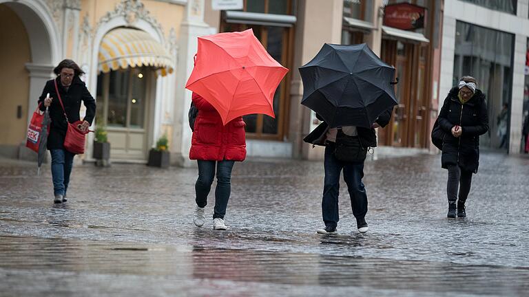 In den nächsten Tagen heißt es: besser Regenschirm einpacken.