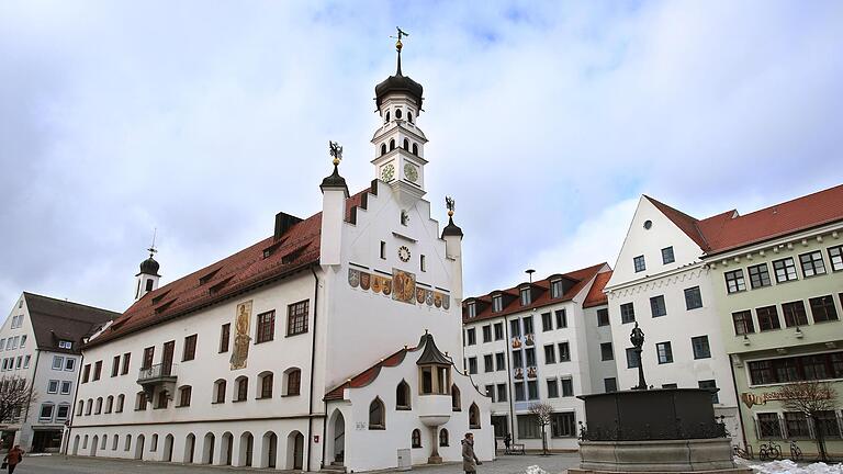 128055191.jpeg       -  Die älteste Stadt Deutschlands liegt in Bayern - wenn man nach der ersten schriftlichen Erwähnung geht. Demnach geht der Titel nämlich an die Metropole des Allgäus.