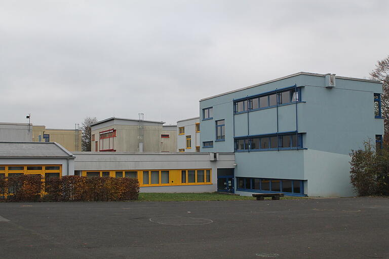 Eine Sanierung der Mittelschule am Lülsfelder Weg ist aus Sicht der Regierung unwirtschaftlich. Staatliche Fördermittel gibt es nur für einen Neubau.