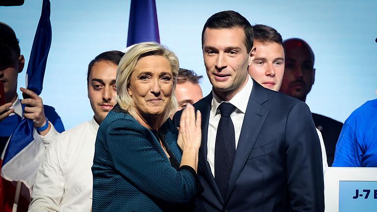 Bringt Frankreichwahl Le Pens Rechtsnationale an die Macht?       -  Die Parlamentswahl in Frankreich wird ein knappes Rennen. Sie könnte Frankreichs Rechtsnationale unter Marine Le Pen (l) und Jordan Bardella (r) an die Macht bringen. (Archivbild)