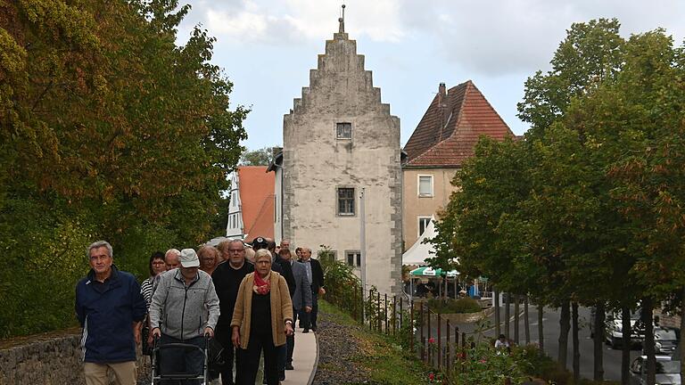 Das Schlössle ist ein typischer romanischer Wohnturm und vermutlich der älteste erhaltenen Profanbau am Main. Im Mittelalter war es Teil einer burgähnlichen Anlage, erklärt Bauforscher Siegfried Scheder.