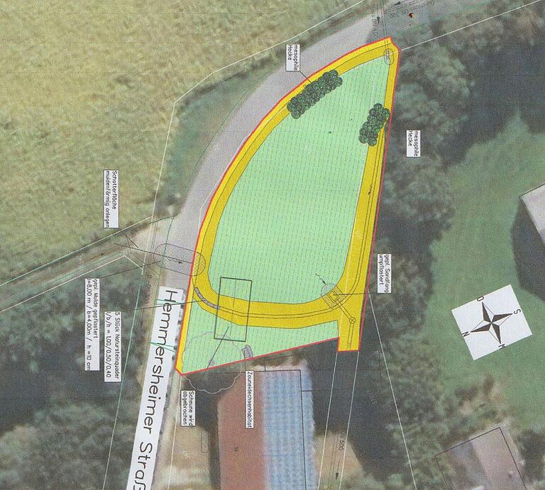 Das offene, begrünte Regenrückhaltebecken in Oellingen fängt das Wasser auf und bietet Lebensräume für Tiere und Pflanzen. Das offene, begrünte Regenrückhaltebecken in Oellingen fängt das Wasser auf und bietet Lebensräume für Tiere und Pflanzen.