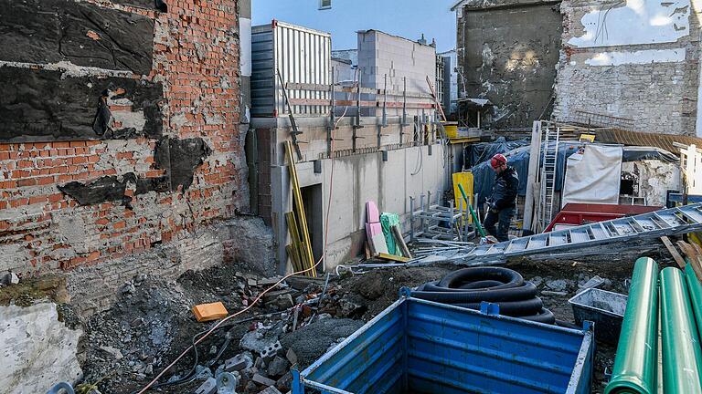 Auf historischem Grund: Blick auf die Baustelle in der Martinstraße.