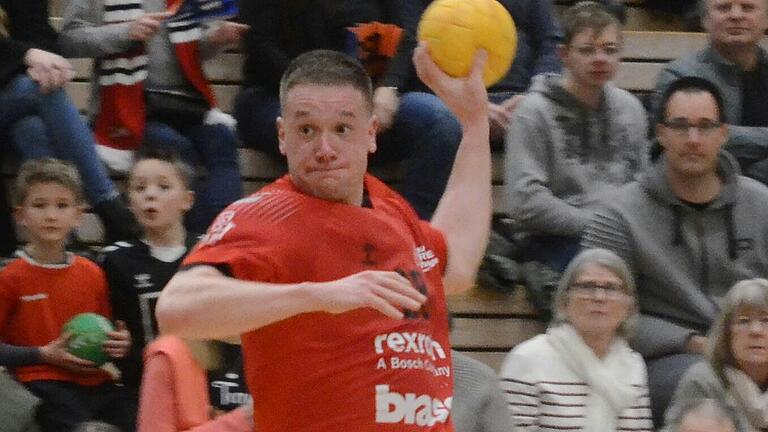 Fabian Zehnter (Archivbild) hielt beim TSV Lohr im Deckungszentrum den Laden zusammen und erzielte in der Endphase wichtige Treffer. Fabian Zehnter (Archivbild) hielt beim TSV Lohr im Deckungszentrum den Laden zusammen und erzielte in der Endphase wichtige Treffer.