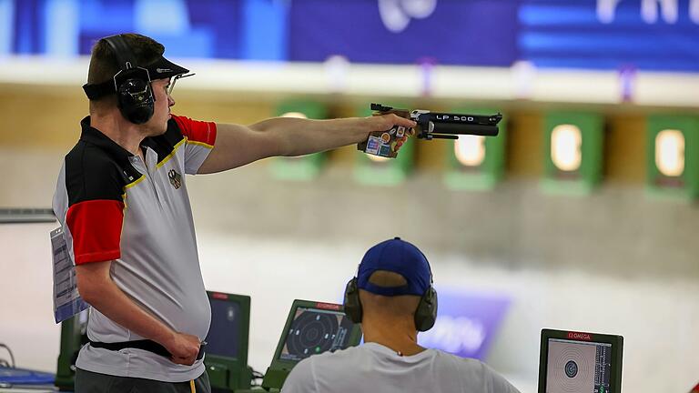 Tobias Meyer aus Rimpar bei den Paralympics 2024 in Paris