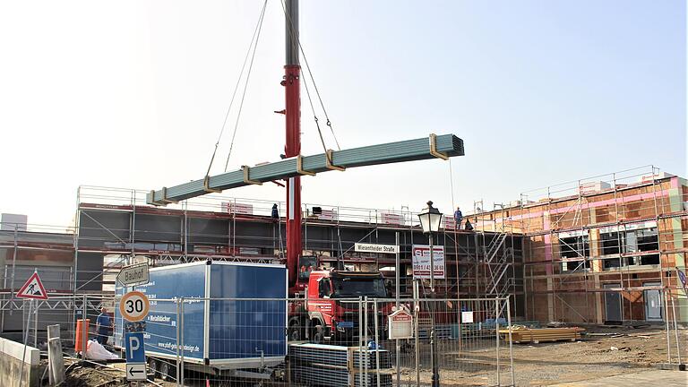 Das neue Gerätehaus der Feuerwehr in Geiselwind soll bis Juni fertig werden.