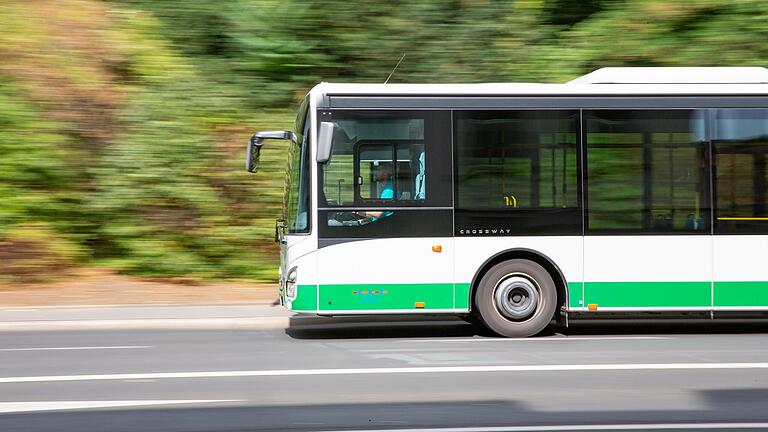 Spannende Frage: Fahren mit dem Deutschlandticket bald mehr Menschen im Landkreis Bad Kissingen mit dem Bus?