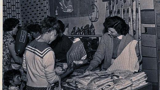 Auswahl: Im Kaufhaus Pecht fand die weibliche Kundschaft auch schon in den 1950er Jahren das passende Kleid.
