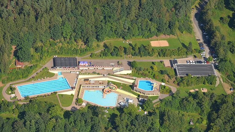 Um ein Freizeitzentrum am Freibad, hier ein Archivbild,&nbsp; beziehungsweise die Umgestaltung zu einem Urlaubsbad zu ermöglichen, soll der Bebauungsplan für das Gelände im kommenden Jahr geändert werden.