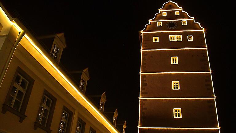 Das Hohntor von Bad Neustadt (Archivfoto) ist ein Veranstaltungsort in der Sternenwoche. Hier soll eine Weihnachtsmann-Stuntshow stattfinden.