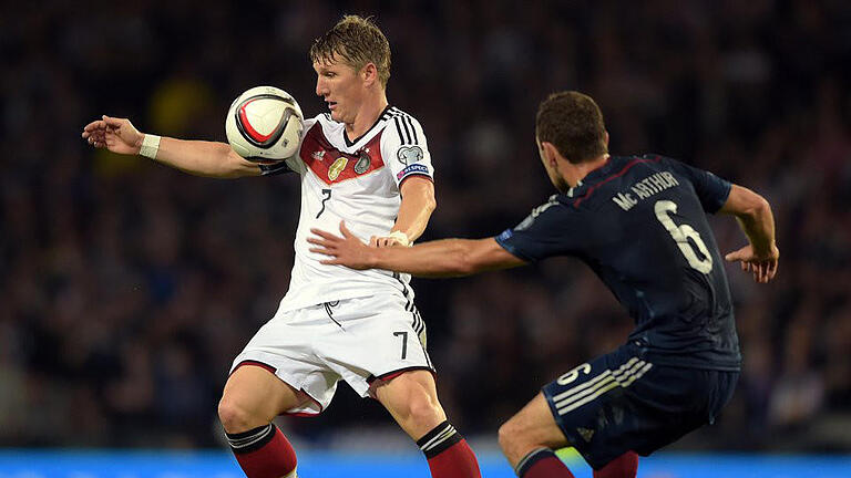 Durchgespielt       -  Kapitän Bastian Schweinsteiger hielt das ganze Spiel durch. Foto: Federico Gambarini