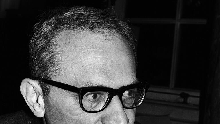 Varian Fry.jpeg - ARCHIV - 1967, USA: Varian Fry, amerikanischer Journalist und Freiheitskämpfer im Zweiten Weltkrieg in Frankreich. (zu dpa '97 und noch immer Prof: Dieser Mann rettete Intellektuelle vor Nazis' vom 09.07.2018) Foto: Fred Stein/picture alliance/dpa - ACHTUNG: Nur zur redaktionellen Verwendung im Zusammenhang mit dem dpa-Korr '97 und noch immer Prof: Dieser Mann rettete Intellektuelle vor Nazis ' und nur mit vollständiger Nennung des vorstehenden Credits +++ dpa-Bildfunk +++ Varian Fry.jpeg - ARCHIV - 1967, USA: Varian Fry, amerikanischer Journalist und Freiheitskämpfer im Zweiten Weltkrieg in Frankreich. (zu dpa '97 und noch immer Prof: Dieser Mann rettete Intellektuelle vor Nazis' vom 09.07.2018) Foto: Fred Stein/picture alliance/dpa - ACHTUNG: Nur zur redaktionellen Verwendung im Zusammenhang mit dem dpa-Korr '97 und noch immer Prof: Dieser Mann rettete Intellektuelle vor Nazis ' und nur mit vollständiger Nennung des vorstehenden Credits +++ dpa-Bildfunk +++