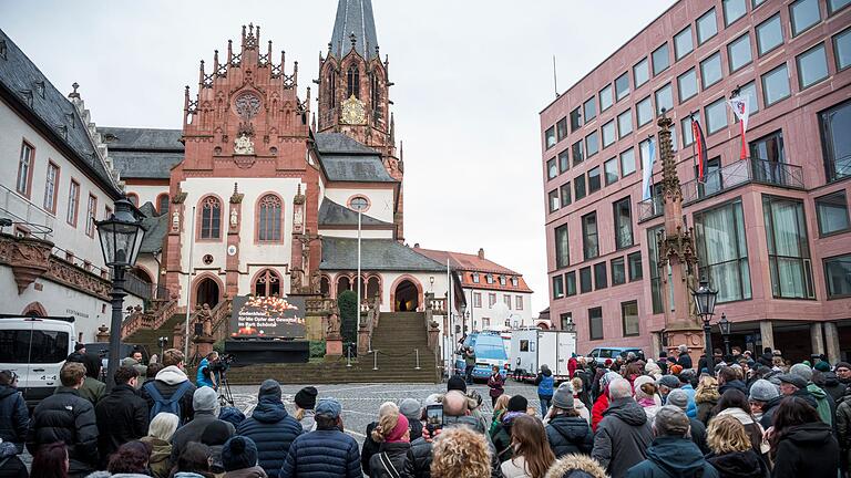 Nach tödlichem Angriff in Aschaffenburg - Trauerfeier       -  Gedenkgottesdienst für die Opfer der Messerattacke.