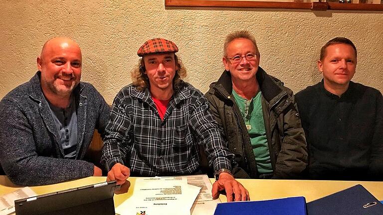 Ein Teil des wiedergewählten Vorstands der Reichenberger Nikoläuse von links: Ralf Sauer (Schriftführer), Lui Böhler (Vorsitzender), Manfred Schubert (Kasse), Carsten Kendl (2. Vorsitzender).