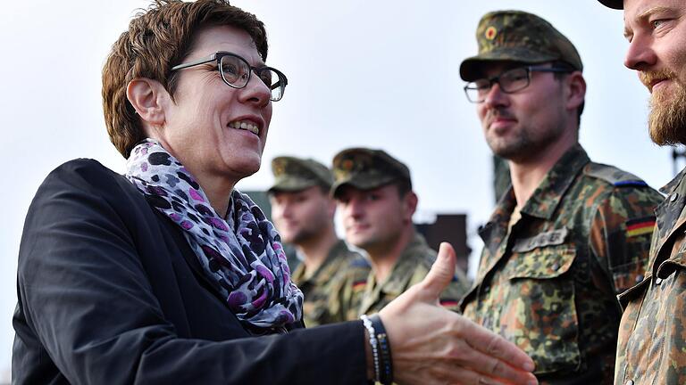 Annegret Kramp-Karrenbauer (CDU), Bundesministerin der Verteidigung, hat eine heftige Diskussion losgetreten.