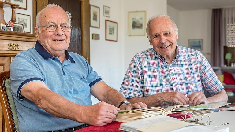 Der 84-jährige Frank Lindemann (links) und Manfred Hinkelmann (83) erinnern sich an den gemeinsamen Besuch der Olympischen Spiele in München. Der 84-jährige Frank Lindemann (links) und Manfred Hinkelmann (83) erinnern sich an den gemeinsamen Besuch der Olympischen Spiele in München. 