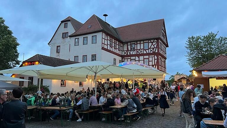 Zum 52. Mal luden die Homburger Winzer und Vereine zum Weinfest am Schloss. Das Fest wird am kommenden Donnerstag forgesetzt und endet am Sonntag, 6. August.