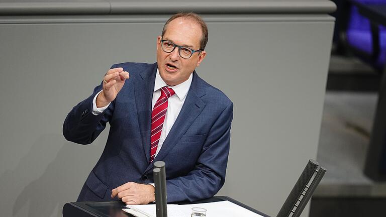 Alexander Dobrindt       -  CSU-Landesgruppenchef Alexander Dobrindt warnt vor unnötigen Koalitionsdebatten (Archivbild).