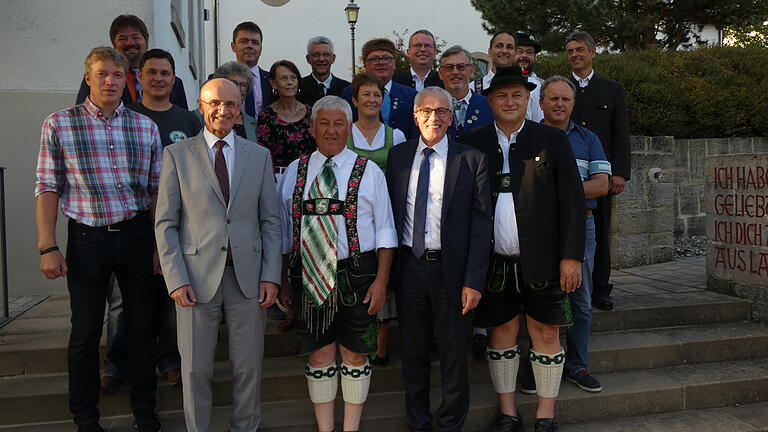 Mit einem Festakt besiegelte die Gemeinde Ermershausen am Samstag die Partnerschaft mit der Gemeinde Unterammergau in Oberbayern.