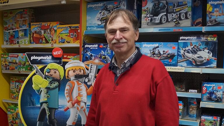 Lego und Playmobil haben dem klassischen Puppenhaus der Rang unter dem Christbaum abgelaufen, berichtet Spielwarenhändler Georg Hofmann.