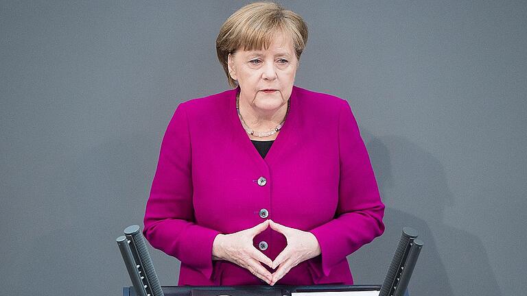 Bundestag - Angela Merkel bei der Regierungserklärung im Bundestag. Bundestag - Angela Merkel bei der Regierungserklärung im Bundestag.
