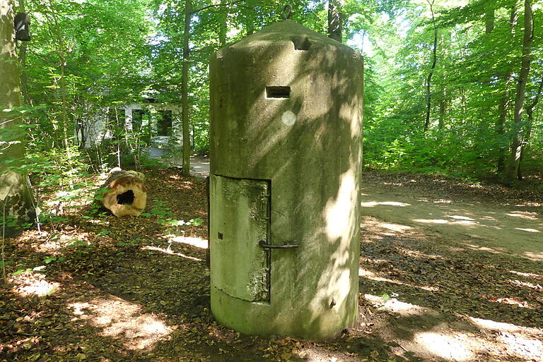 Diente als Zuflucht für den Wasserwart der Schweinfurter Trinkwasserbrunnen: Der Einmannbunker in den Wehranlagen. Diente als Zuflucht für den Wasserwart der Schweinfurter Trinkwasserbrunnen: Der Einmannbunker in den Wehranlagen.