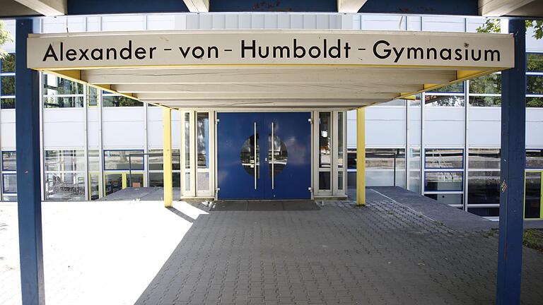 Das Alexander-von-Humboldt-Gymnasium hat das Gesundheitsamt ab Donnerstag bis einschließlich Montag, 16. März, geschlossen. Das Alexander-von-Humboldt-Gymnasium hat das Gesundheitsamt ab Donnerstag bis einschließlich Montag, 16. März, geschlossen.