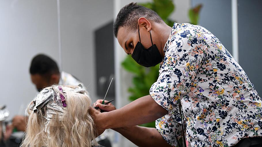 Was in Deutschland noch Zukunft ist, ist in Australien schon üblich: Friseure müssen eine Maske tragen, bei uns auch die Kunden. Auch sonst gibt es etliches, was sich ändern wird.