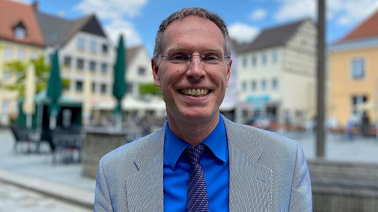 Robert Jäger, Schulleiter des Martin-Pollich-Gymnasiums, verlässt Mellrichstadt zum Schuljahresende. Robert Jäger, Schulleiter des Martin-Pollich-Gymnasiums, verlässt Mellrichstadt zum Schuljahresende.
