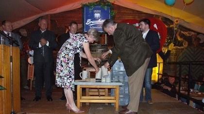 Volksfest Bieranstich und Eröffnung       -  Volksfest Bieranstich