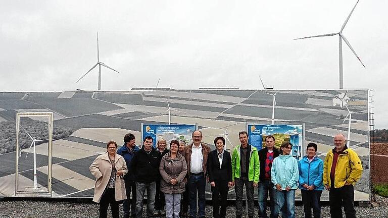 Besuch aus der Schweiz: am Windstützpunkt Schwanfeld.Foto: Landratsamt