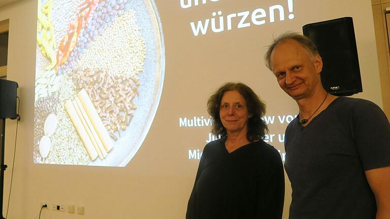 Im Bild von links: Dr. Jutta Ulmer, Dr. Michael Wolfsteiner.