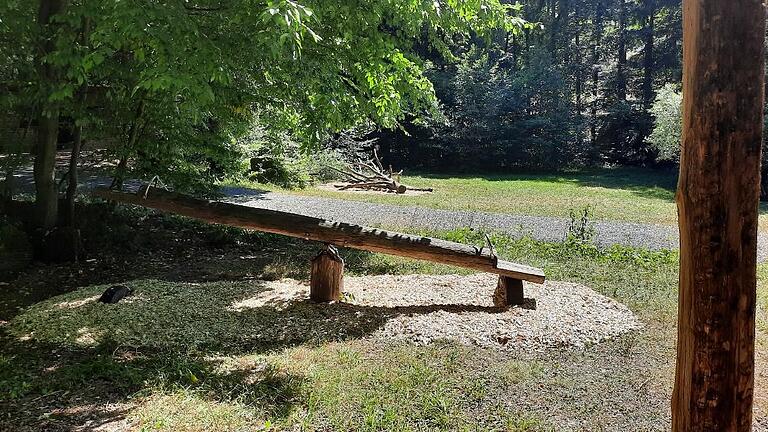 Ein Teil des Spielplatzes am Weißfichtensee unweit des kleinen Eberner Stadtteils Welkendorf. Ein Teil des Spielplatzes am Weißfichtensee unweit des kleinen Eberner Stadtteils Welkendorf.