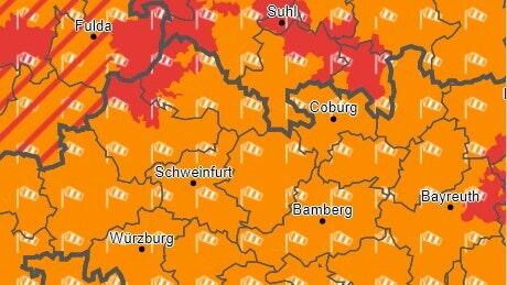 Die Warnkarte des Deutschen-Wetterdienstes von Sonntag. Dunkelrot die von möglichen Orkanböen betroffenen Gebiete.