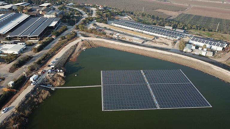 Im vergangenen Jahr hat Belectric eine schwimmende Photovoltaikanlage in Israel mit einer Leistung von 480 Kilowatt-Peak fertiggestellt. Eine vergleichbare Anlage baut das Unternehmen nun im Norden des Landes.