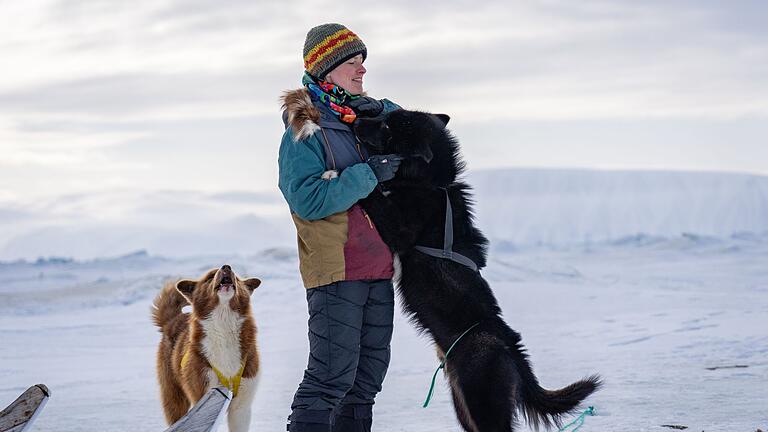 TV-Ausblick ZDF &bdquo;Die Inuits Grönlands&rdquo;       -  Filmemacherin Josefin Kuschela verbrachte für den Dreh der Dokumentation mehrere Monate in Nordgrönland.