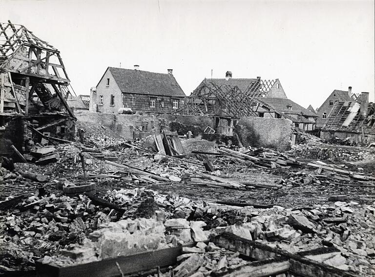 Das Foto von Leo Rumpel zeigt das Bild der Zerstörung. Das Foto von Leo Rumpel zeigt das Bild der Zerstörung.