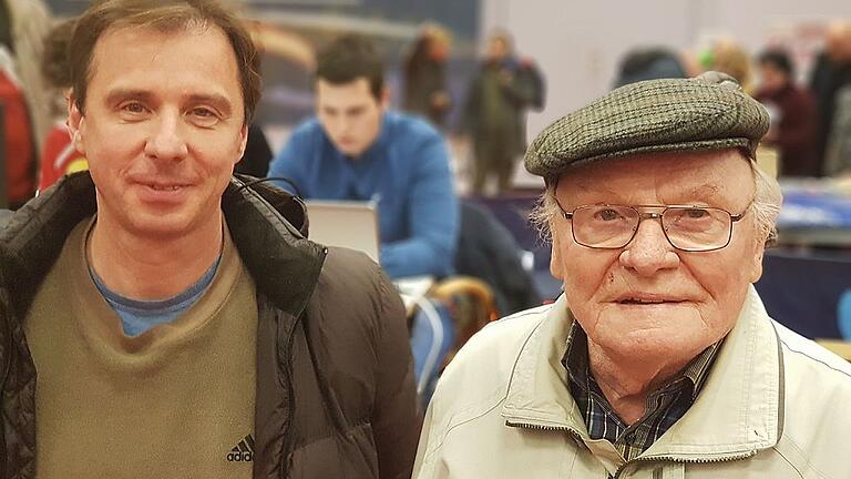 Der geborene Eyershäuser und heute in Essen lebende Fritz Schmidt und sein Sohn Jörg erlebten 'Das Wunder von Düsseldorf' live vor Ort mit. Der geborene Eyershäuser und heute in Essen lebende Fritz Schmidt und sein Sohn Jörg erlebten 'Das Wunder von Düsseldorf' live vor Ort mit.