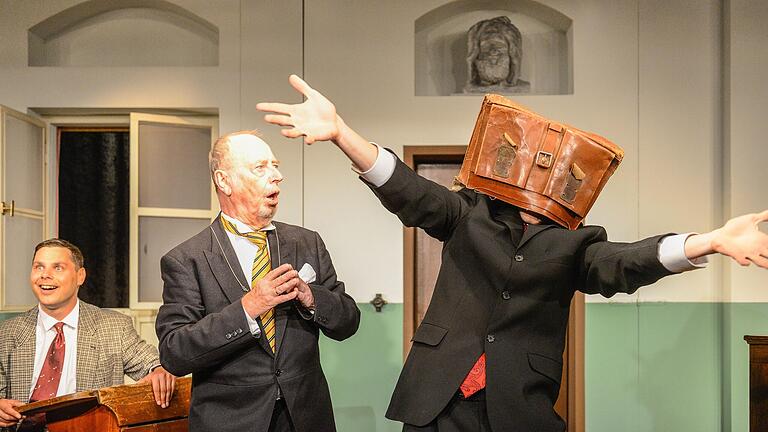'Die Feuerzangenbowle' im Theater Chambinzky. 'Die Feuerzangenbowle' im Theater Chambinzky.