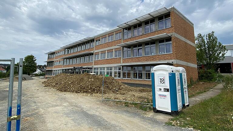 Die Generalsanierung der Drei-Linden-Förderschule in Höchberg soll Anfang 2027 abgeschlossen sein. Die Generalsanierung der Drei-Linden-Förderschule in Höchberg soll Anfang 2027 abgeschlossen sein. 