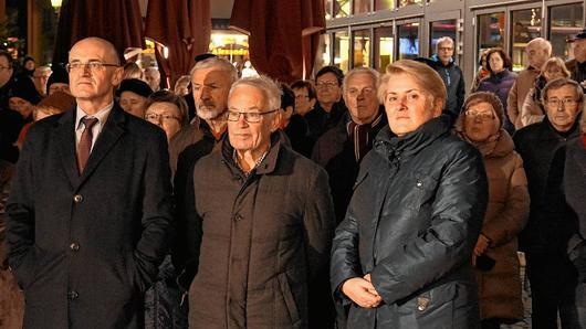 Zum Neujahrsempfang waren auch Landrat Wilhelm Schneider (links) und seine Frau Larissa (rechts) sowie der ehemalige Landrat und Ehrenbürger der Stadt Haßfurt, Rudolf Handwerker (Mitte) gekommen.