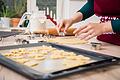Ein Backblech voller Plätzchen.jpeg       -  Im Advent wird gebacken. Fehlt eine Zutat, kann man auch mal improvisieren.