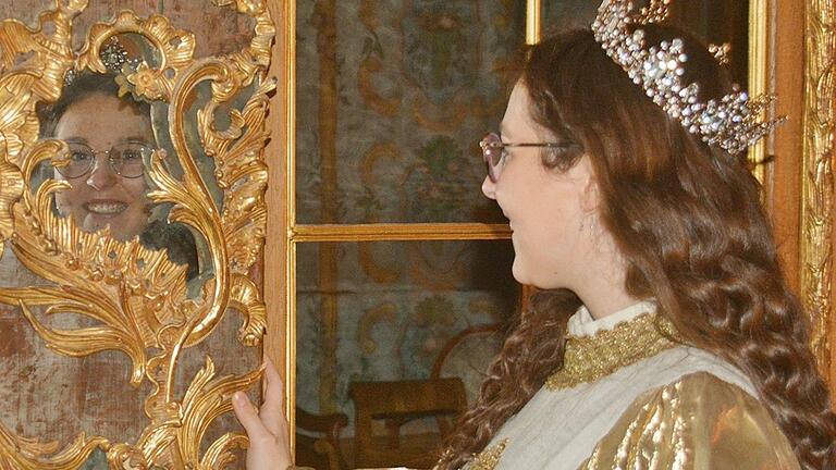 Fototermine gab es immer wieder an besonderen Orten. So zum Beispiel im Abteigebäude des Klosters Maria Bildhausen und dort im 'Abtszimmer.' Fototermine gab es immer wieder an besonderen Orten. So zum Beispiel im Abteigebäude des Klosters Maria Bildhausen und dort im 'Abtszimmer.'