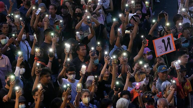 Proteste in Thailand       -  Die Move Forward Party war trotz eines klaren Wahlsieges nicht an die Macht gekommen - das sorgte für viele Proteste. (Archivbild)