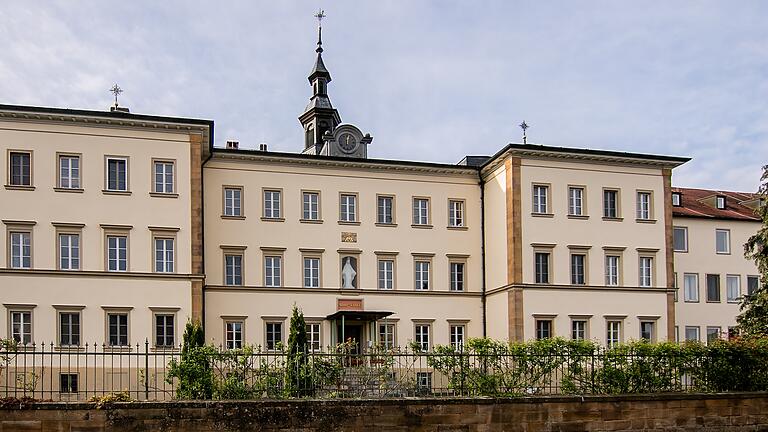 In dem ehemaligen Klosterkomplex in Lülsfeld lebt die Gemeinschaft 'Go&amp;Change'.